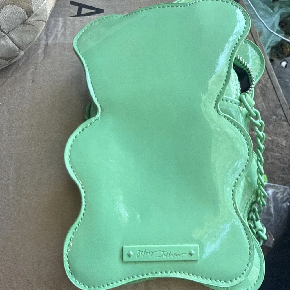 Betsey Johnson Teddy Gummy Bear Novelty Crossbody Bag Green